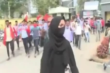 Viral, Mahasiswi Berhijab...