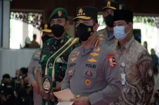 Hadapi Lonjakan Covid-19,...