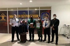 Palsukan Paspor hingga...