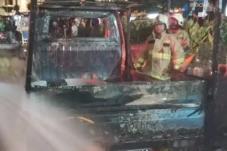 Mobil Pikap Penjual...