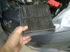 Filter Udara Mobil Bersih...