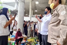 Kunjungi Pasar di Lampung,...