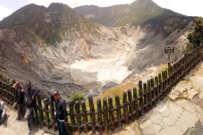 Ada Semburan Solfatara,...