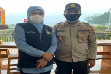 Bahagianya Khofifah...