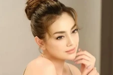 Potret Celine Evangelista...