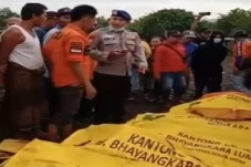 Kesaksian Warga Pantai...