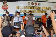 Polisi Ringkus 4 Orang...
