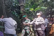 Pamit ke Istri Beli...