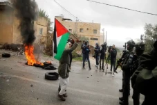 Pasukan Israel Tembak...