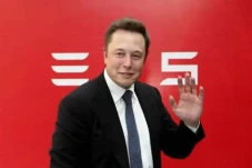 Elon Musk Babak Belur...