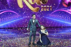 Kayla sang Juara KDI...