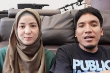 4 Pasangan Artis yang...