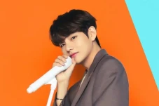 V BTS Positif Covid-19,...