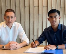 Pratama Arhan si Pelempar...