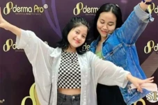 Mayang dan Chika Pamer...