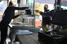 Bertahap, Slovakia Bakal...