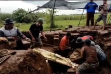 Lebih Tua dari Zaman...