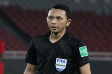 Wasit Indonesia Pimpin...