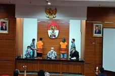 KPK Jebloskan Dua Tersangka...