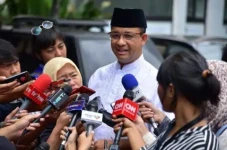 Tekan Omicron, Anies:...