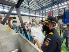 Khawatir Membawa Hama,...