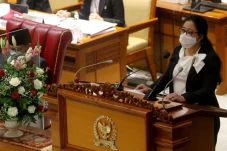 Kritik Kebijakan JHT,...