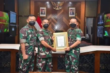 Jenderal Dudung Beri...