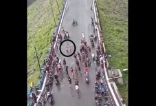 Viral! Rebutan Cewek,...