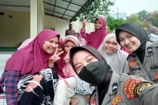 Aksi Polwan Cantik Selfie...