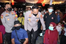 Polres Jakbar Buka Gerai...