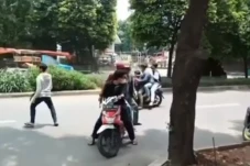 Tawuran Pelajar Bersenjata...