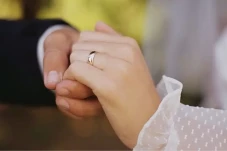Menjaga Hati Istri,...