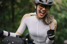 5 Artis yang Hobi Bersepeda,...