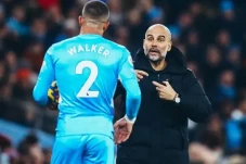 Man City Diancam Liverpool,...