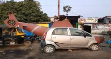 Musim Kawin, Mobil Termurah...