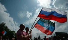Putin Diminta Akui Kemerdekaan...