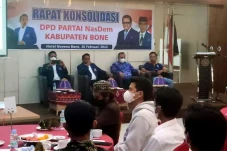 Nasdem Target 8 Kursi...