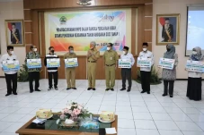 Ganjar Beri Bantuan...