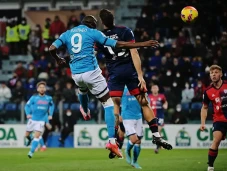 Hasil Cagliari vs Napoli:...