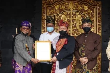 KSAD Dudung Dapat Gelar...