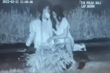 Heboh! Pasangan Remaja...