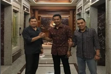 HT: Ayo Mas Taufik,...