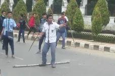 Perbekalan Tawuran Pelajar,...