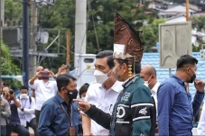 Luhut Bilang Nyata,...