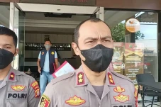 Kartu Merah Jadi Pemicu...