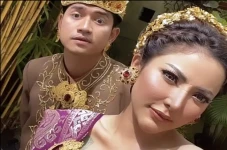 Ayu Aulia Lakukan Percobaan...