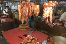 Penjual Sate Mengeluhkan...