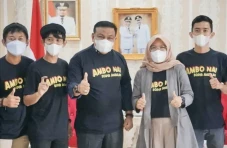 Bupati Bone Ajak Nonton...