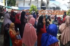 Bansos Rp600 Ribu Cair,...