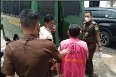 Korupsi Bantuan Beras...